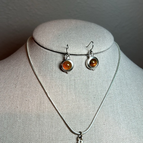 Vintage Trifari Silver-tone Chain with Amber Stones - Picture 3 of 3